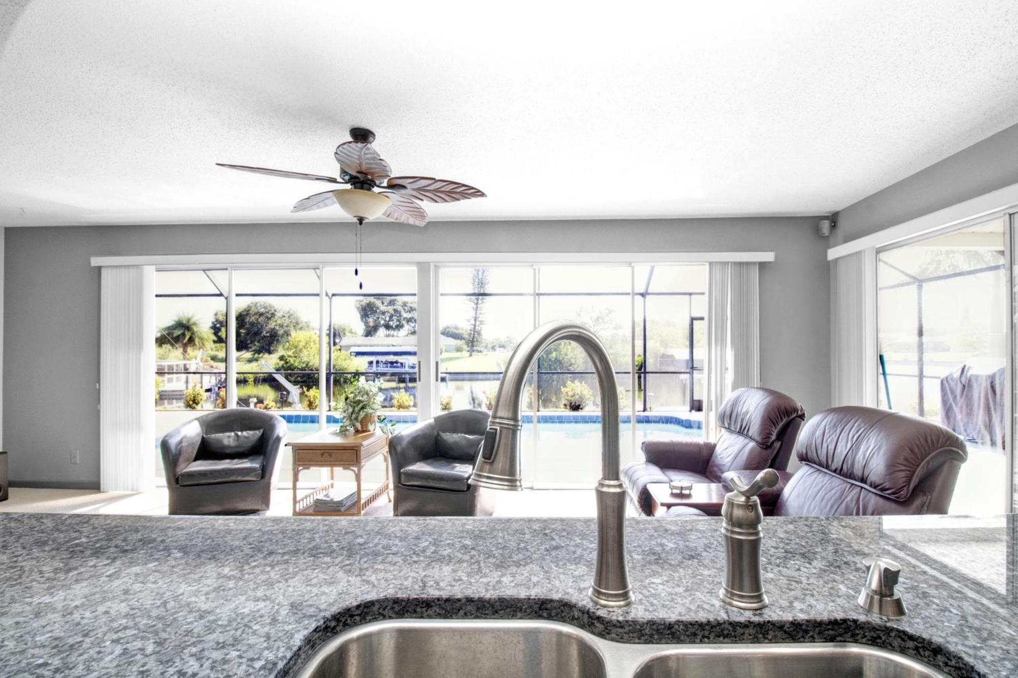 Pet Friendly Canal Front 3-Bedroom Grand Villa With Pool, Linai And Dock Yonkers Buitenkant foto